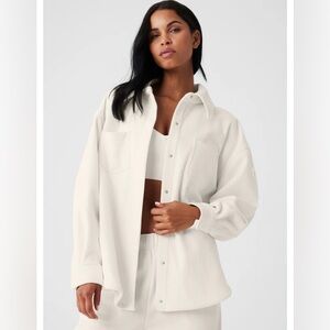 alo Women's Ivory Velour Ribbed Mountain Side  Shacket Jacket Top Small EUC